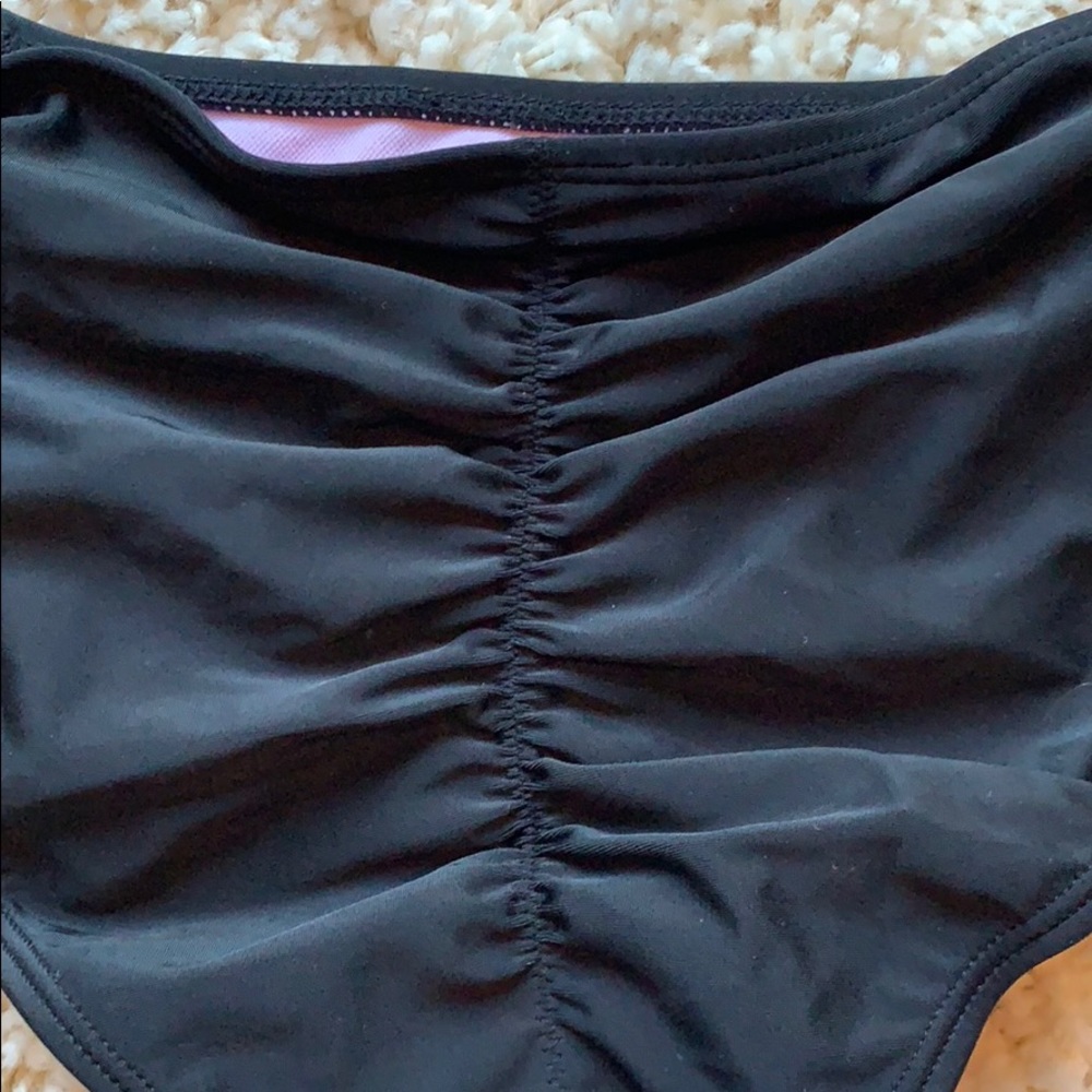 Bikini - Picture 3 of 3